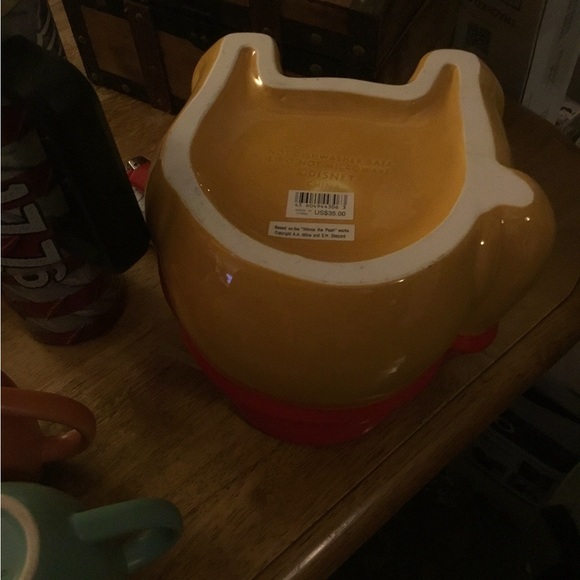 WINNIE THE POOH KITCHENWARE FROM DISNEY STORES - Picture 1 of 7